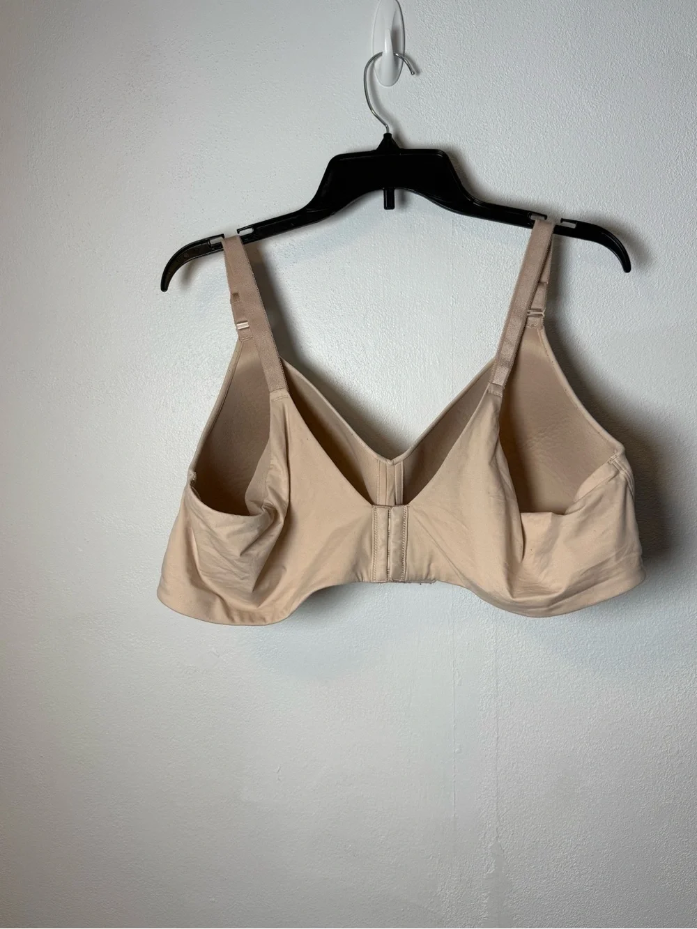 Seamless Lightly Lined Wireless Comfort Bra in Beige